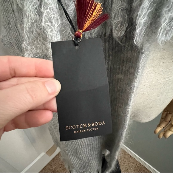 Scotch & Soda Wool Blend Oversized Grey Loose Woven Fringe Scarf new with tags - Picture 5 of 16